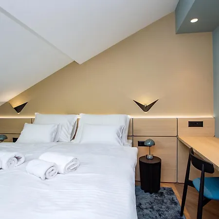 Three Pearls Deluxe By The Sea *