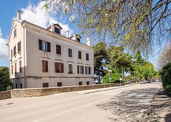 Three Pearls Deluxe By The Sea