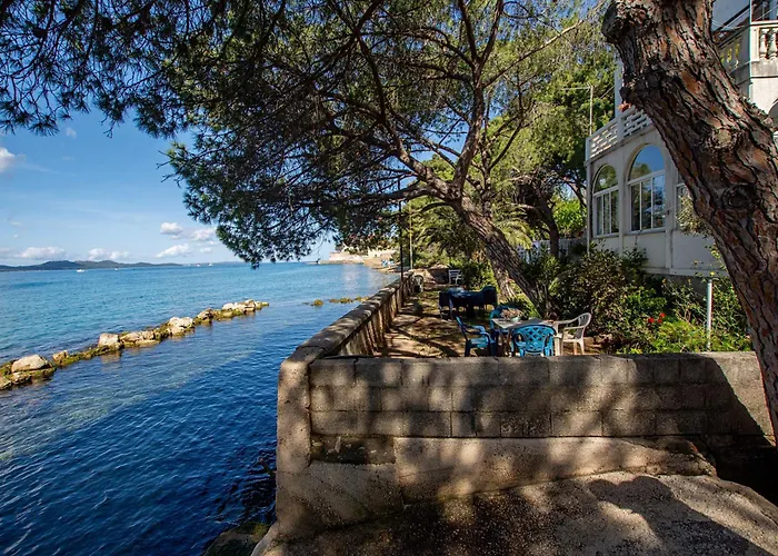 Three Pearls Deluxe By The Sea 扎达尔